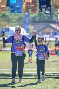 BIB: 
                            <button type="button" onclick="openModal(26645393)" class="btn btn-primary btn-sm float-right btn-popup" data-toggle="modal" data-target=".modal-high-quality">
                        <i class="fas fa-shopping-cart"></i> Add to Cart
                    </button>
                                            <button type="button" onclick="isThisMe(26645393, true)" class="btn btn-success btn-sm float-right btn-popup btn-isme hidden" data-toggle="tooltip" data-placement="bottom" title="นี่คือรูปของคุณใช่ไหม คลิกที่นี่เพื่อเอาเข้าอัลบั้ม">
                        <i class="fas fa-plus"></i> Add to album
                    </button>
                    <button type="button" onclick="isThisMe(26645393, false)" class="btn btn-warning btn-sm float-right btn-popup btn-isnotme hidden">
                        <i class="fas fa-ban"></i> Remove from album
                    </button>